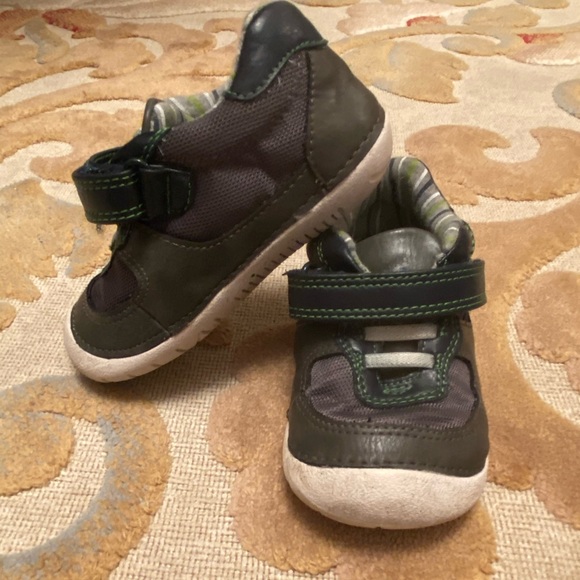 Born gray and green shoes - Picture 2 of 9
